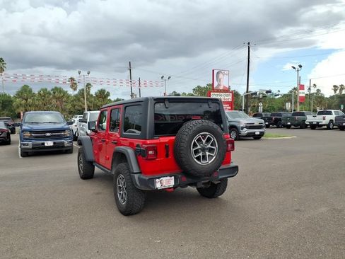 Used 2025 Jeep Wrangler Unlimited Rubicon AWD/4WD image 3