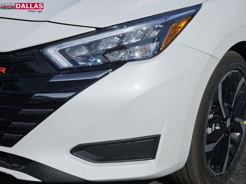 New 2025 Nissan Versa SR w/ Trunk Package image 5