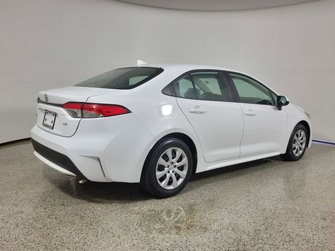 Used 2021 Toyota Corolla LE FWD image 5