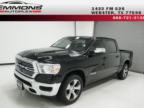 Used 2023 RAM 1500 Laramie AWD/4WD image 1