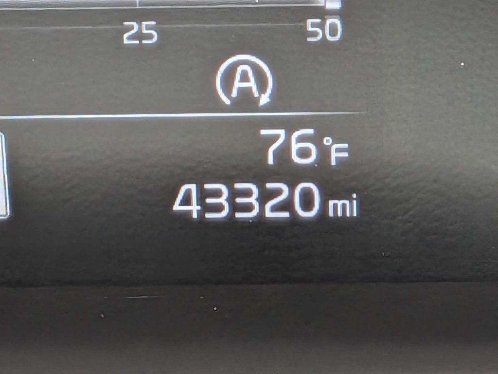 Used 2024 Kia Telluride LX FWD image 28