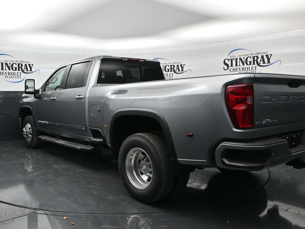 Used 2026 Chevrolet Silverado 3500 High Country w/ Technology Package AWD/4WD image 5