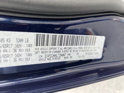 Used 2020 Dodge Journey SE image 32