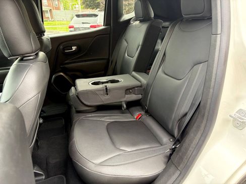 Used 2019 Jeep Renegade Limited AWD/4WD image 12