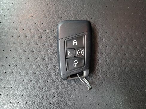 Used 2019 Volkswagen Jetta SE w/ Cold Weather Package FWD image 32