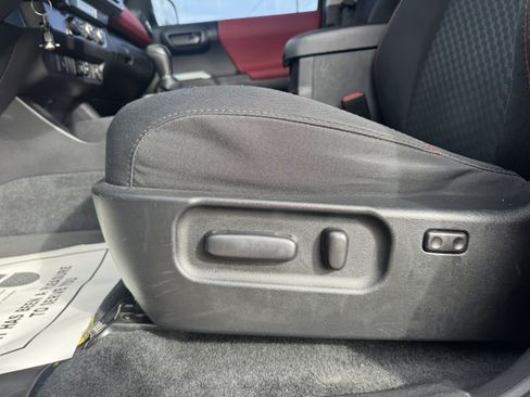 Used 2021 Toyota Tacoma SR5 RWD image 18