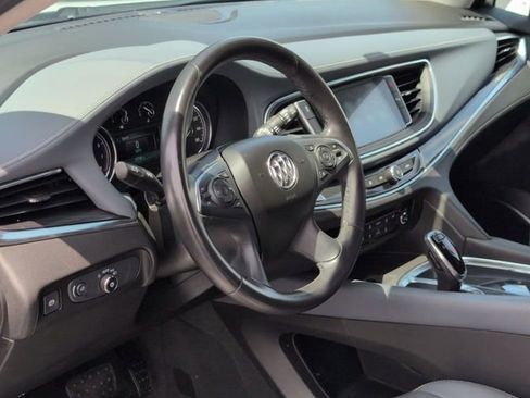 Used 2019 Buick Enclave Essence FWD image 10