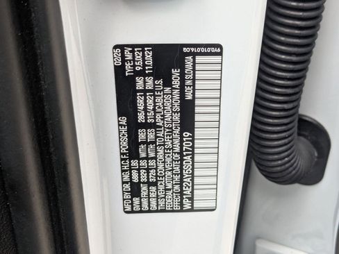 Certified 2025 Porsche Cayenne E-Hybrid image 28