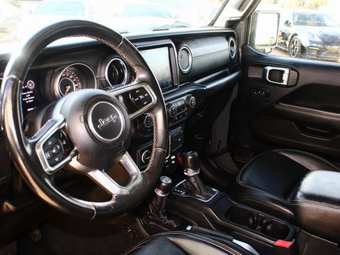 Used 2018 Jeep Wrangler Unlimited Sahara w/ Quick Order Package 24M Moab image 2