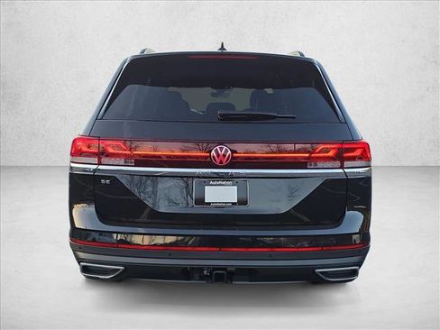 Used 2026 Volkswagen Atlas SE image 4