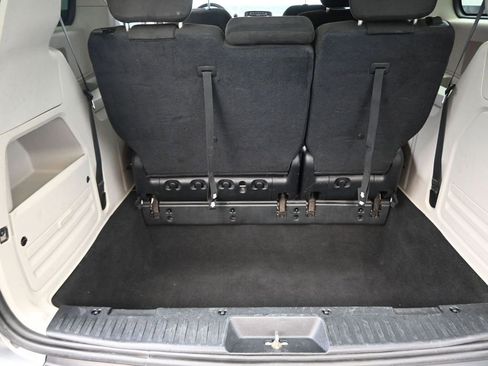 Used 2016 Dodge Grand Caravan SE image 26