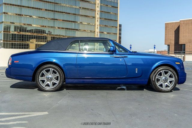 Used 2010 Rolls-Royce Phantom Drophead Coupe RWD image 19