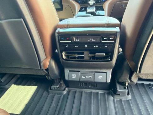 Used 2023 Acura MDX SH-AWD w/ Advance Package image 38