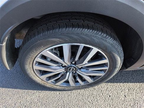 Used 2023 Nissan Kicks SR w/ SR Premium Package image 9