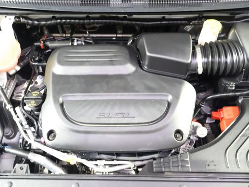 Used 2023 Chrysler Voyager LX FWD image 22