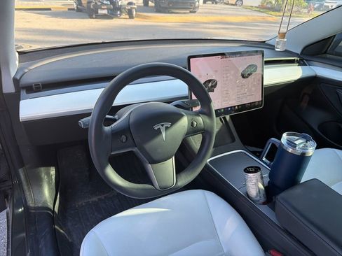 Used 2021 Tesla Model 3 Long Range image 4