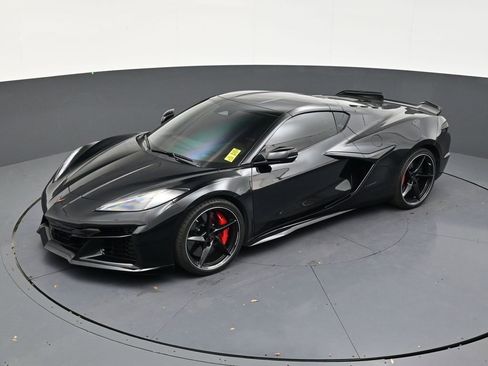 Used 2025 Chevrolet Corvette E-Ray AWD/4WD image 12