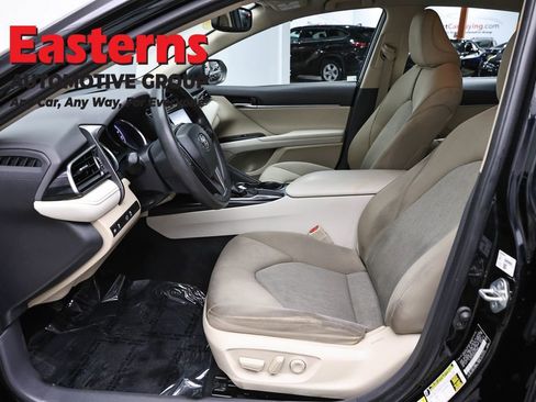 Used 2019 Toyota Camry LE w/ Convenience Package FWD image 14