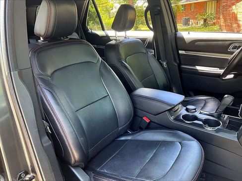 Used 2019 Ford Explorer Sport w/ Equipment Group 401A AWD/4WD image 29