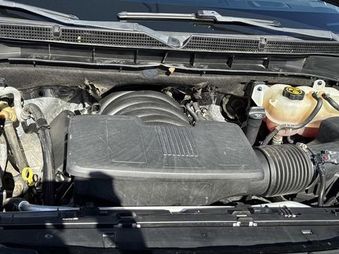 Used 2022 GMC Yukon XL SLE w/ Gmc Pro Safety Plus Package RWD image 10