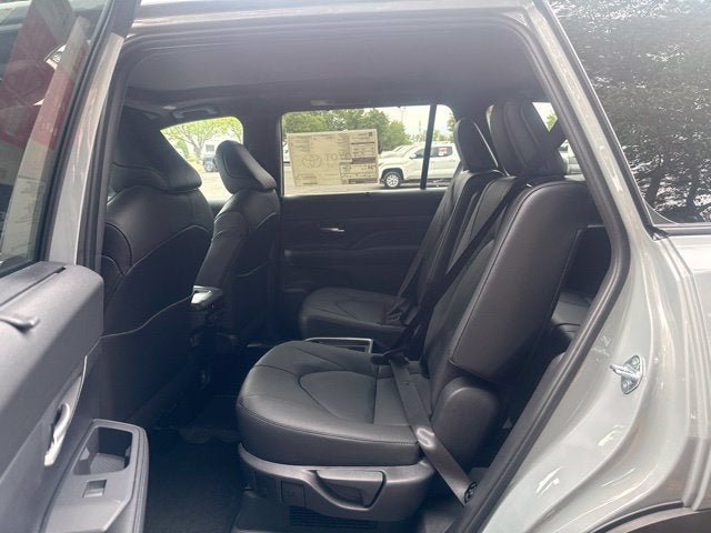 New 2026 Toyota Grand Highlander AWD Hybrid image 4