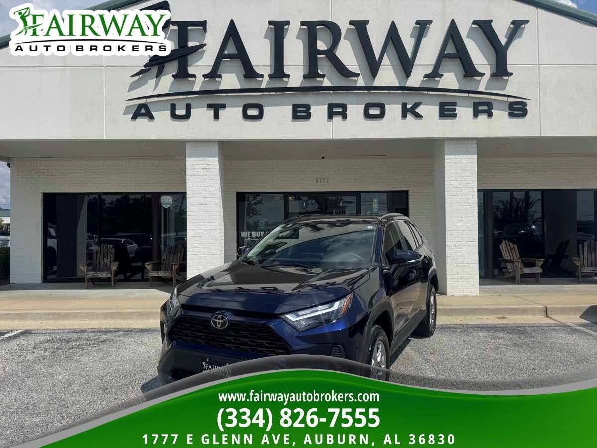 Used 2023 Toyota RAV4 XLE w/ Convenience Package FWD image 1