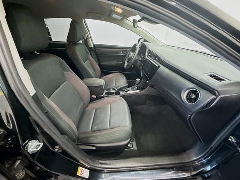 Used 2018 Toyota Corolla LE FWD image 28