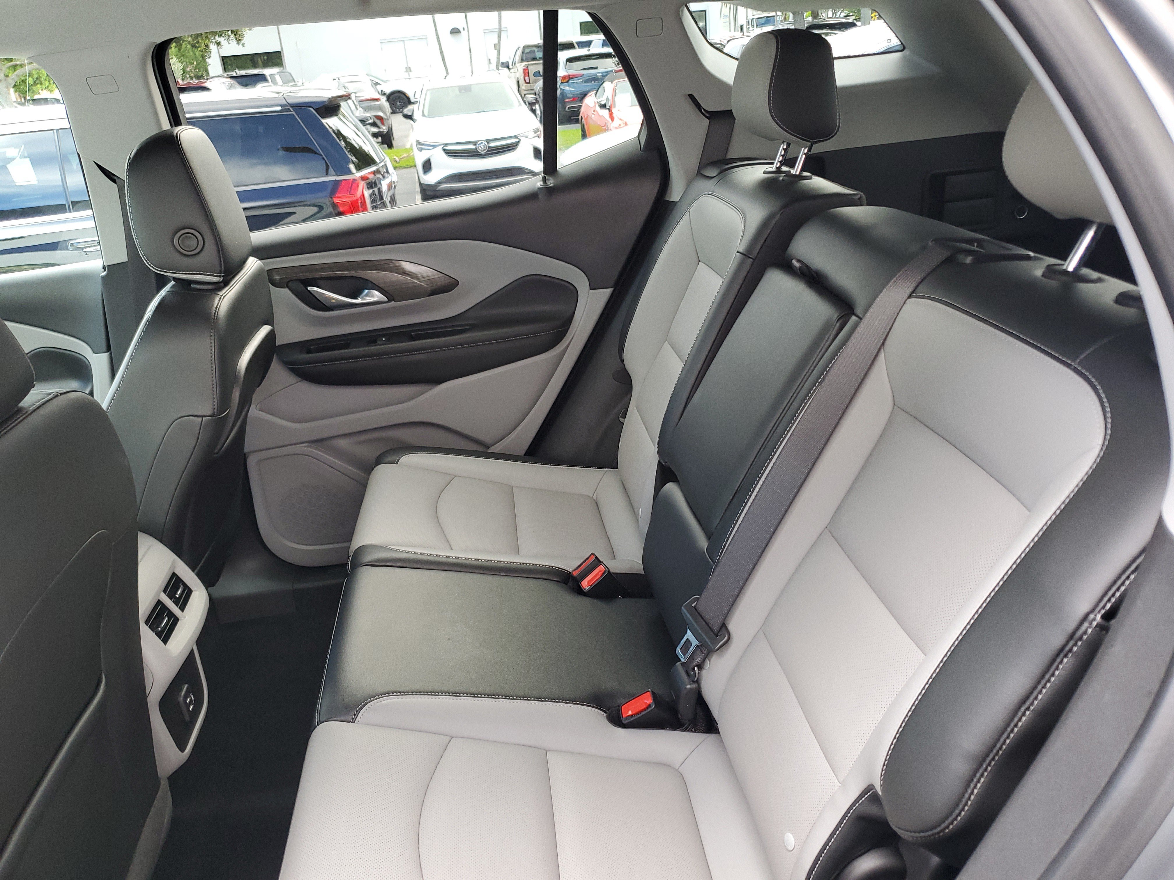 Used 2023 GMC Terrain SLT FWD image 13