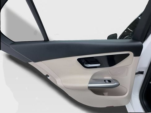 Used 2023 Mercedes-Benz C 300 Sedan image 25