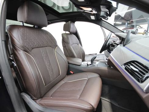 Used 2023 BMW M550i xDrive w/ Executive Package image 45