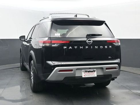 Used 2025 Nissan Pathfinder SL FWD image 19