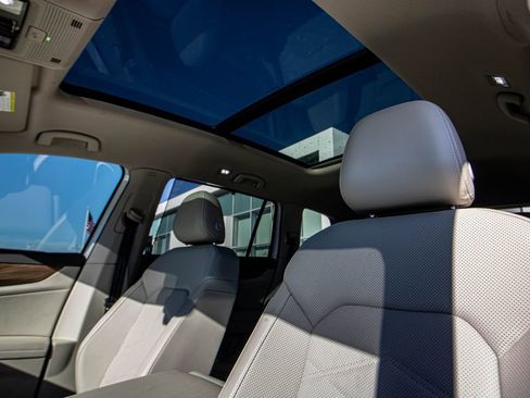 Certified 2024 Volkswagen Atlas SE image 44