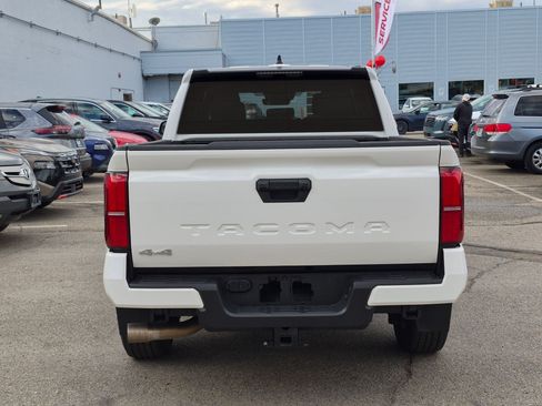 Used 2024 Toyota Tacoma SR5 AWD/4WD image 7