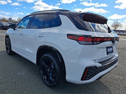 New 2026 Volkswagen Tiguan SE R-Line image 3