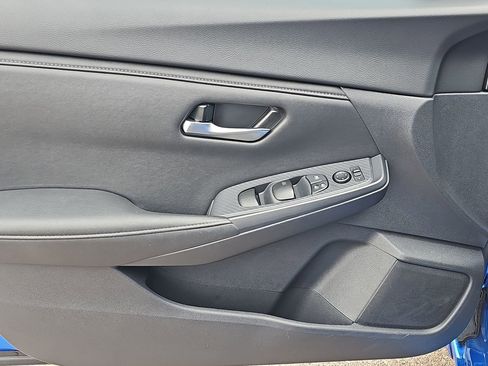 Used 2025 Nissan Sentra SV image 26