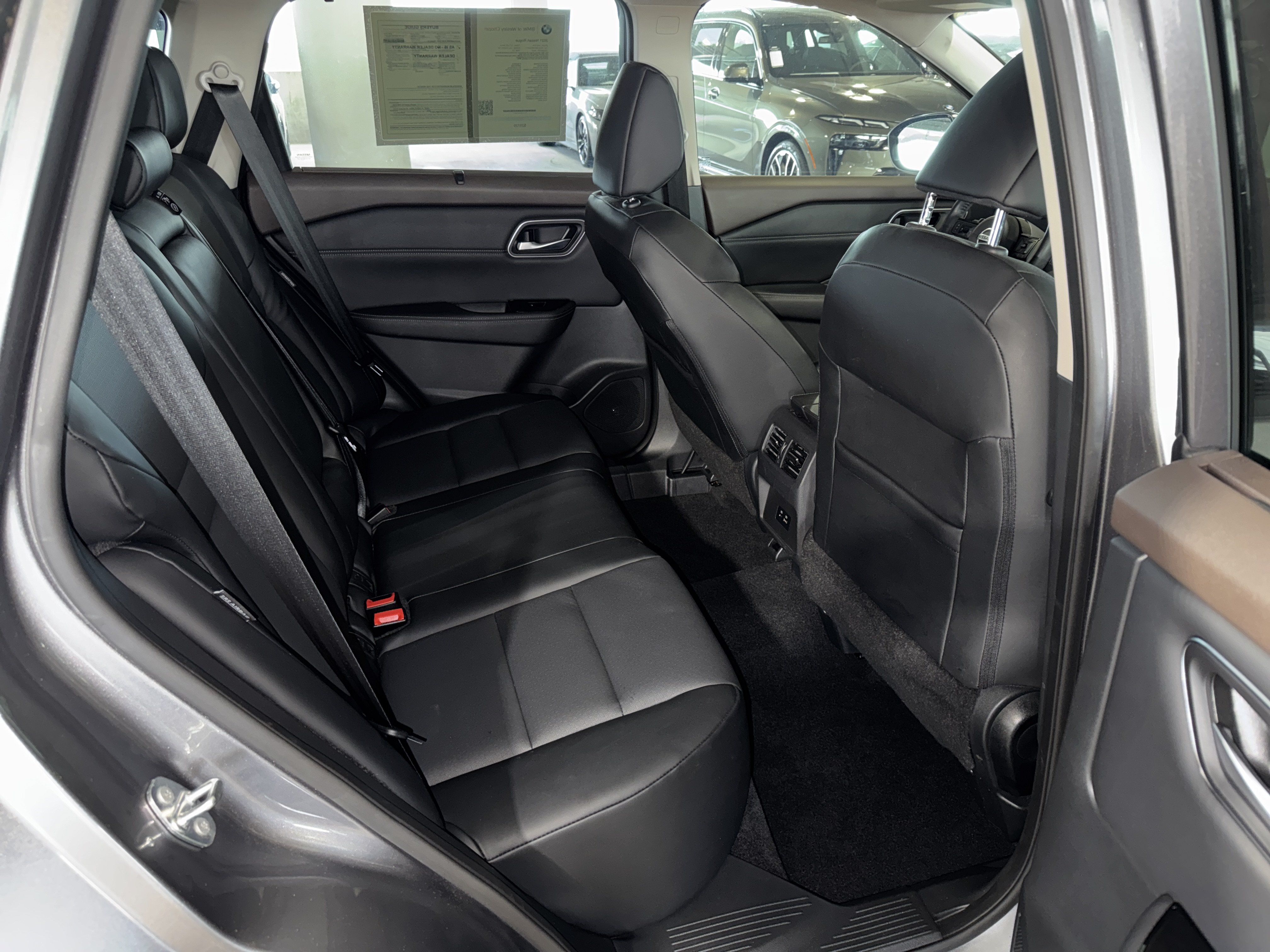 Used 2021 Nissan Rogue SV w/ Premium Package FWD image 12