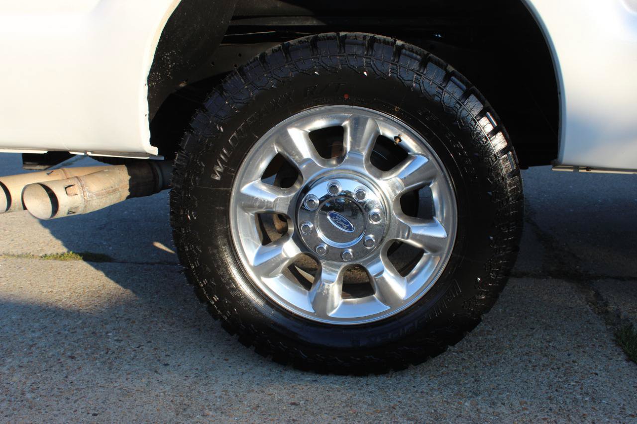 Used 2015 Ford F250 Lariat w/ Lariat Interior Package AWD/4WD image 32