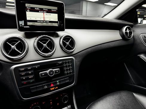 Used 2015 Mercedes-Benz GLA 250 image 25