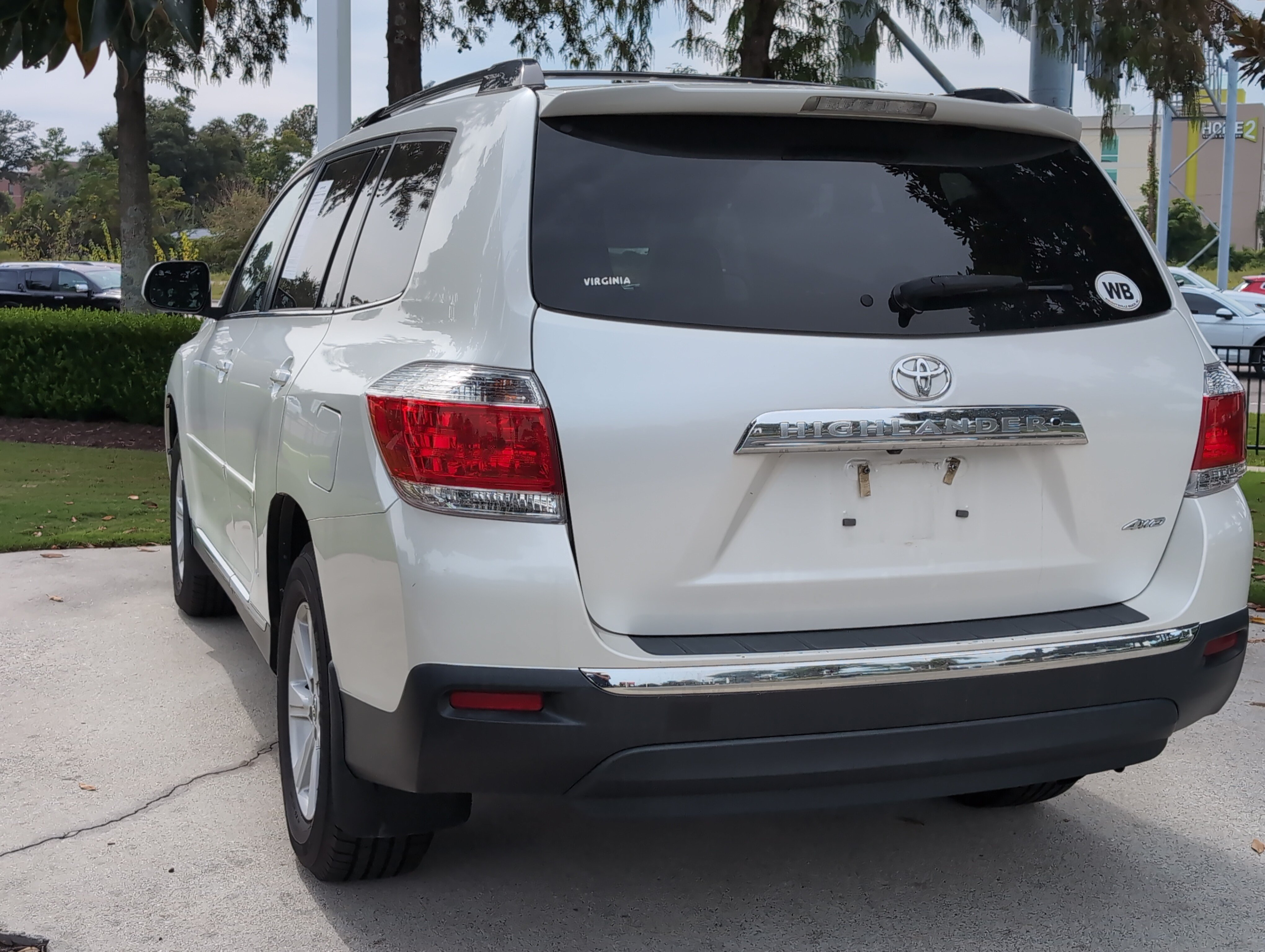 Used 2013 Toyota Highlander SE AWD/4WD image 8