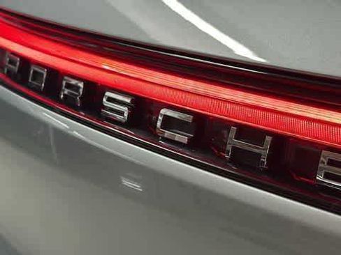 Used 2021 Porsche Macan AWD/4WD image 9