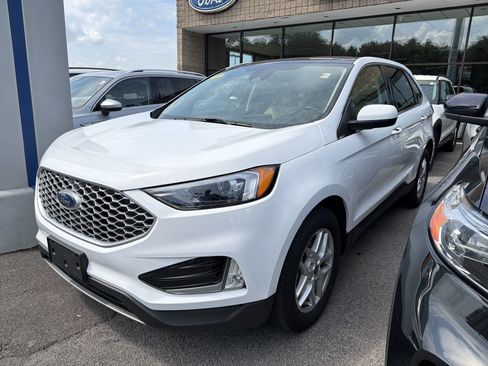 Used 2024 Ford Edge SEL w/ Convenience Package AWD/4WD image 4