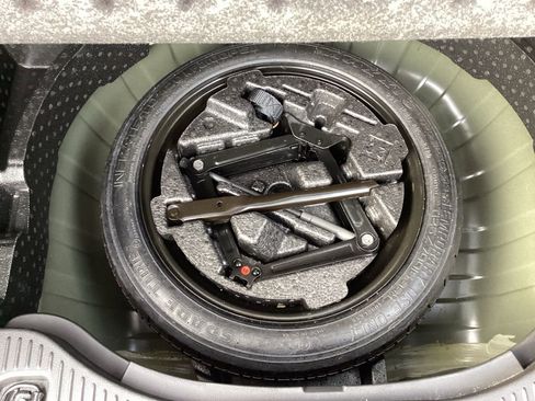 Used 2021 Chevrolet Trax LT w/ Premium Seat Package image 14