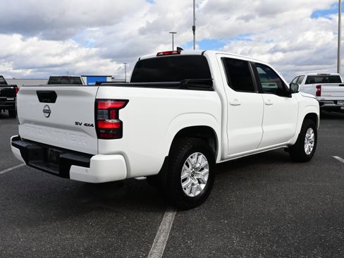 Used 2022 Nissan Frontier SV w/ Technology Package image 8