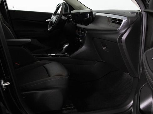 Used 2025 Buick Encore GX Preferred image 38