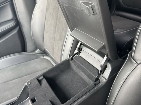 New 2025 Jeep Grand Cherokee L Laredo image 33