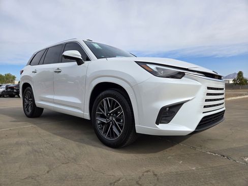 New 2026 Lexus TX 350 AWD image 2