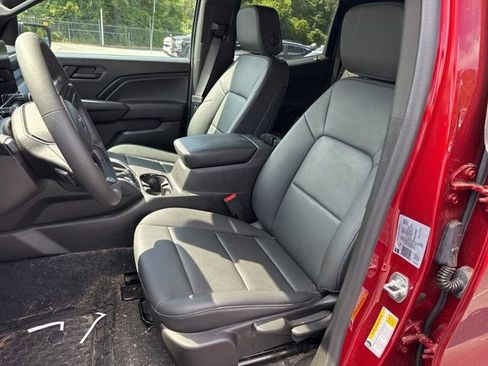 Used 2024 Chevrolet Colorado Trail Boss w/ Advanced Trailering Package AWD/4WD image 9