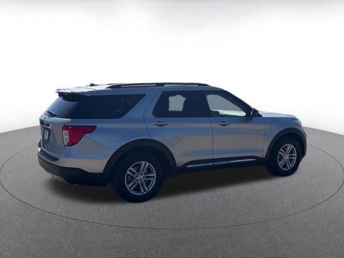 Used 2024 Ford Explorer XLT w/ Equipment Group 202A RWD image 15