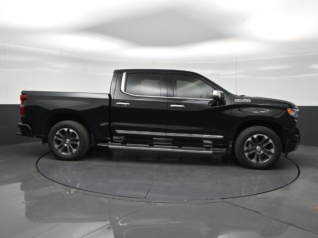 Used 2026 Chevrolet Silverado 1500 High Country w/ Technology Package RWD image 6