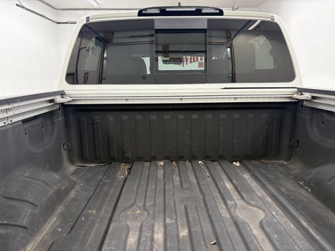 Used 2024 Nissan Titan SV w/ SV Convenience Package AWD/4WD image 7